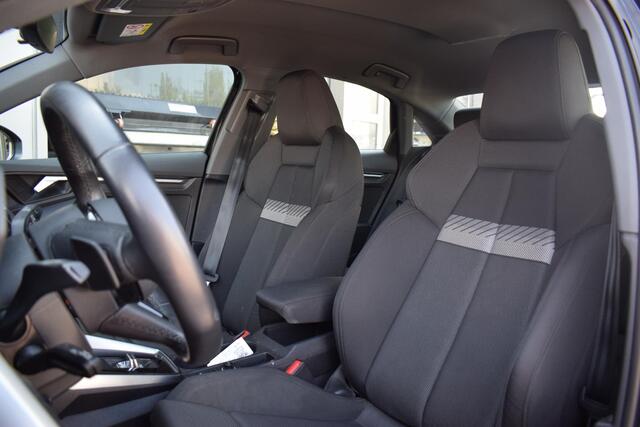 Audi A3 Limousine 30 TFSI Business edition | Apple CarPlay | Sportstoelen | Cruise