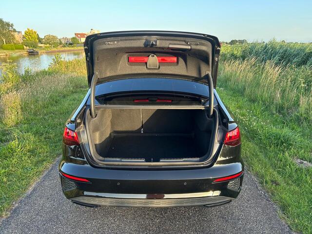 Audi A3 Limousine 30 TFSI S-Line edition | Apple Carplay | Lane Assist | Parkeersensoren