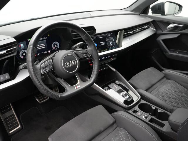 Audi A3 SPORTBACK 35 TFSI 150 pk S-tronic S edition | LED koplampen | Stoelverwarming | Sportonderstel | Cruise control | Achteruitrijcamera | Parkeerassistent | 18 inch