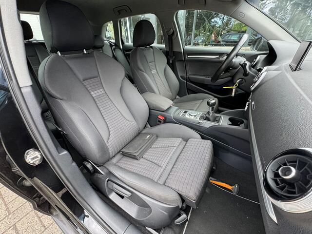 Audi A3 SPORTBACK 1.0 TFSI Sport Lease Edition Trekhaak/Navi/Clima/Cruise/LM-Velgen Distributieriem is vervangen.