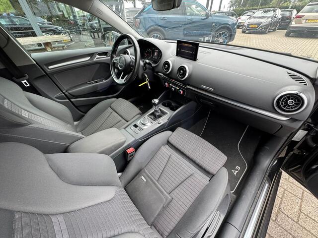 Audi A3 SPORTBACK 1.0 TFSI Sport Lease Edition Trekhaak/Navi/Clima/Cruise/LM-Velgen Distributieriem is vervangen.