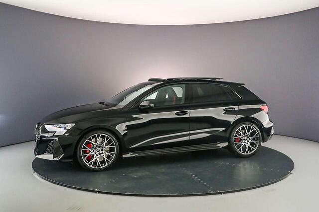 Audi A3 SPORTBACK 2.5 TFSI RS 3 quattro | Adaptief onderstel | Carbon | RS-Sportuitlaat | Pano | RS-Designpakket | Sonos | Headup |