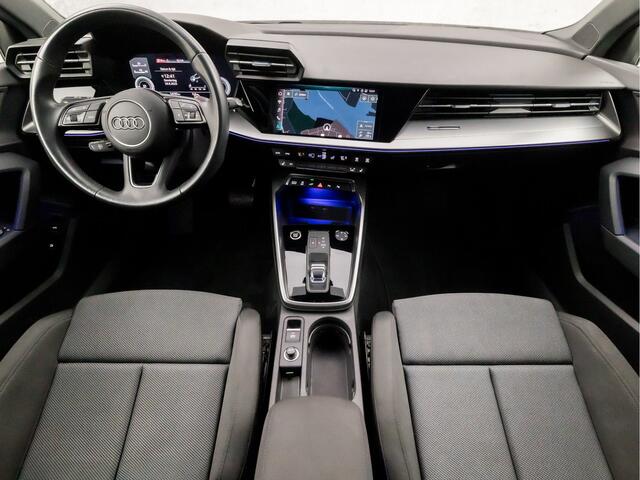 Audi A3 SPORTBACK 40 TFSI e Sportline Automaat (APPLE CARPLAY, GROOT NAVI, ADAPTIVE CRUISE, SFEERVERLICHTING, ELEK SPORTSTOELEN, ELEK ACHTERKLEP, GETINT GLAS, NIEUWSTAAT)