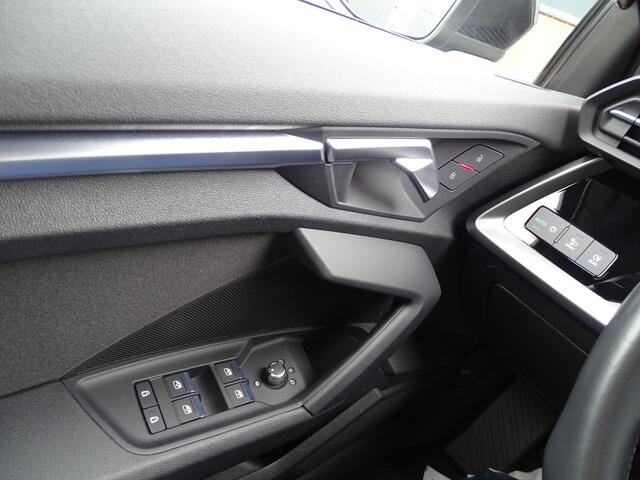 Audi A3 SPORTBACK 30 TFSI Business edition ACHTERUITRIJCAMERA | ADAPTIEVE CRUISECONTROL | NAVIGATIE | PARKEERSENSOREN ACHTER | KEYLESS START/ENTRY | LED KOPLAMPEN DAGRIJVERLICHTING | DAB RADIO | LEDER/ALCANTARAAUTOMAAT|FULL LED KOPLMAPEN| LED ACHTER LICHTEN| NAVIGATIE| STO