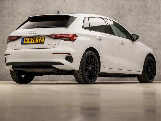 Audi A3 SPORTBACK 30 TFSI Sport Automaat (APPLE CARPLAY, GROOT NAVI, ADAPTIVE CRUISE, ZWART DAK, SPORTSTOELEN, GETINT GLAS, LED KOPLAMPEN, PARKEERSENSOREN, NIEUWSTAAT)