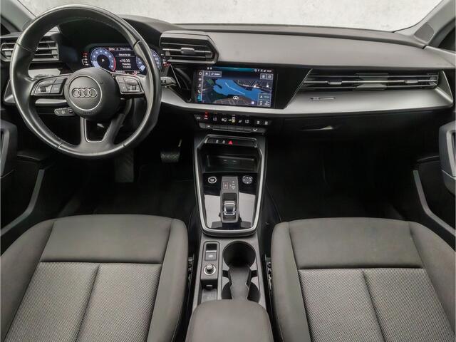 Audi A3 SPORTBACK 30 TFSI Sport Automaat (APPLE CARPLAY, GROOT NAVI, ADAPTIVE CRUISE, ZWART DAK, SPORTSTOELEN, GETINT GLAS, LED KOPLAMPEN, PARKEERSENSOREN, NIEUWSTAAT)