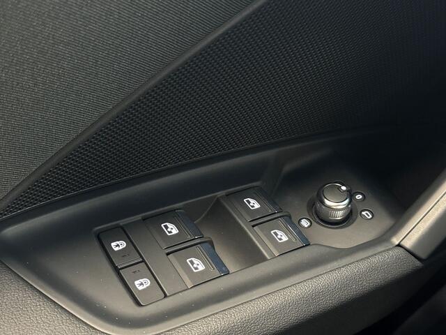 Audi A3 SPORTBACK 30 110pk TFSI Pro Line Parkeersensoren achter | Cruise control | DAB+ digitale radio
