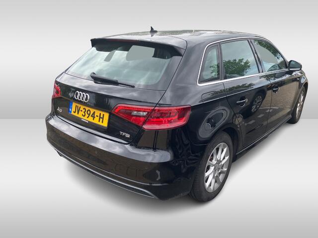 Audi A3 SPORTBACK 1.2 TFSI Adrenalin S-Line / Navigatie / Parkeerhulp achter / 16'' / Cruise Control / Xenon / Dakspoiler / Climate Control