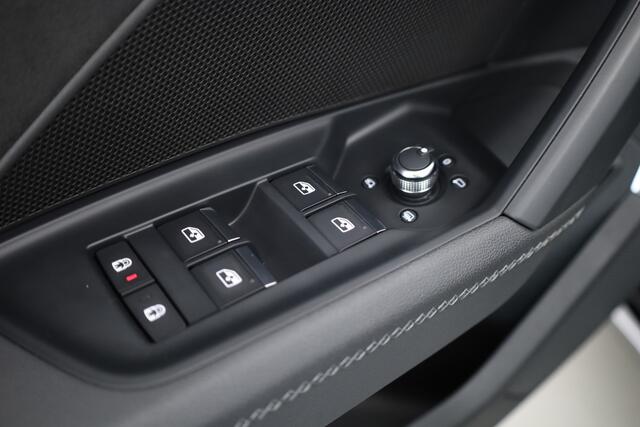Audi A3 SPORTBACK 40 TFSI e S-Line | RS stoelen | HUD | Matrix LED | Bang & Olufsen | Adapt. Cruise