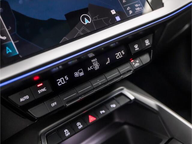 Audi A3 SPORTBACK 30 TFSI Sport Automaat (SCHUIFDAK, APPLE CARPLAY, GROOT NAVI, ADAPTIVE CRUISE, SFEERVERLICHTING, GETINT GLAS, SPORTSTOELEN, DAKRAILS, LED KOPLAMPEN, NIEUWSTAAT)