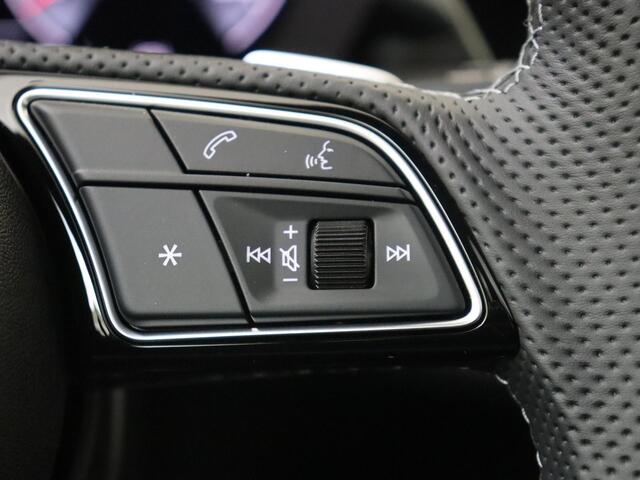 Audi A3 SPORTBACK 30 TFSI S edition | Daytonagrijs Exclusive Matlak | PANO | Ambiente lichtpakket Pro | Stoelverwarming | Optiek zwart Plus| 18 Inch | PDC Voor/Achter | 3-zone airco | Carplay/Andriod Auto | Draadloos lader | Privacy Glass