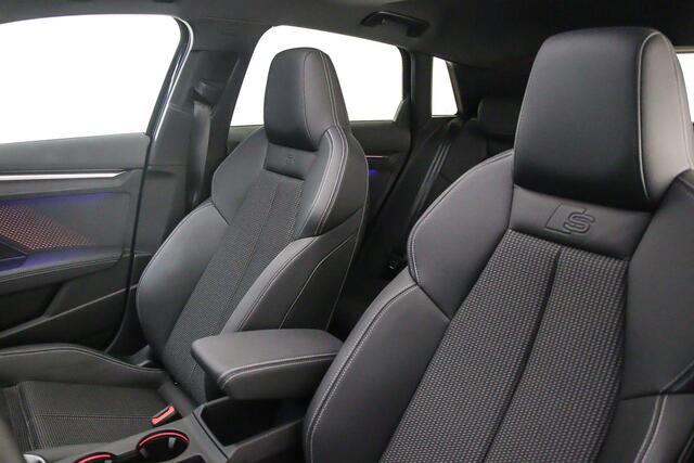 Audi A3 SPORTBACK 45 TFSI e S edition Competition | Pano | Sonos | Camera | 19 inch | Zwart Optiek | Stoelverwarming |