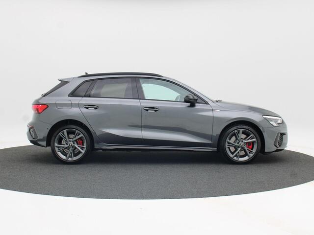 Audi A3 SPORTBACK 45 TFSi e 245 Pk Automaat S-Line Competition | Full LED | Trekhaak | Zwart Optiek | Privacy Glas | Adaptive Cruise | Stoelverwarming | Parkeersensoren | Carplay | 17.648 Km!!