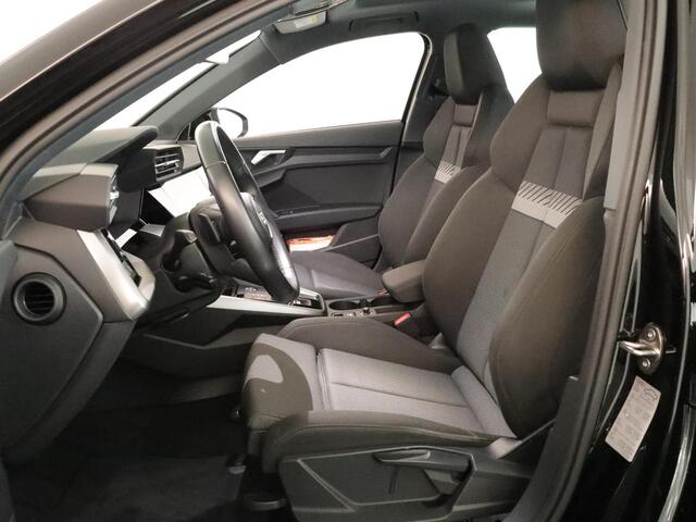 Audi A3 SPORTBACK 40 TFSI e Advanced edition 204 pk S-tronic | Navigatie | Panoramadak | Parkeersensoren (Park assist) | Achteruitrijcamera | Stoelverwarming | S-Line exterieur |