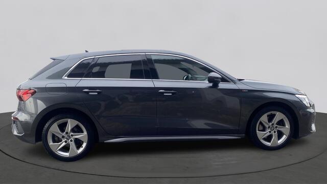 Audi A3 SPORTBACK 35 TFSI 150pk Automaat S edition / Panoramadak / Matrix LED / Sfeerverlichting