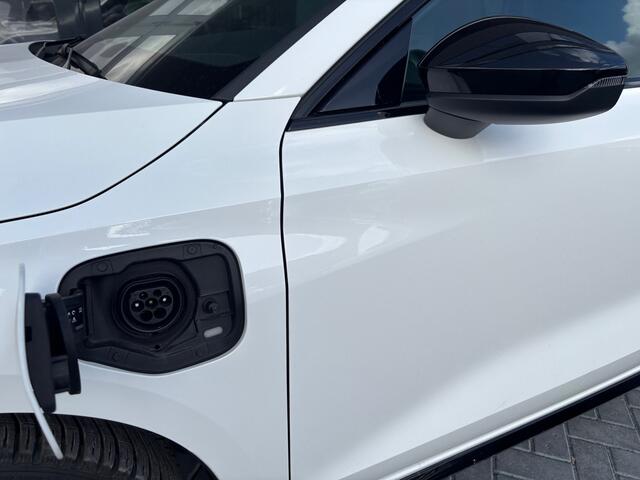 Audi A3 SPORTBACK 45 TFSI e-tron 245 pk S-line Black Pano