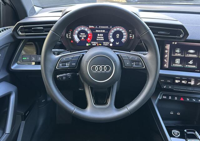 Audi A3 SPORTBACK 35 TFSI Advanced edition l Sonos l LED l 19 Inch l Stoelverwarming l Optiek Zwart