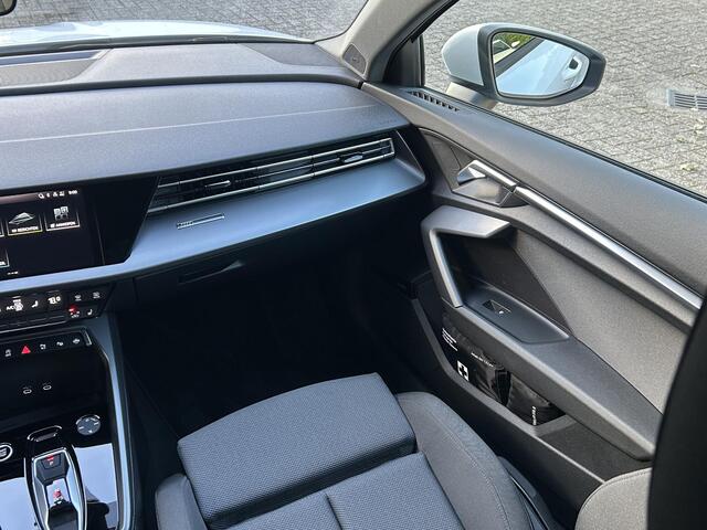 Audi A3 SPORTBACK 35 TFSI Advanced edition l Sonos l LED l 19 Inch l Stoelverwarming l Optiek Zwart