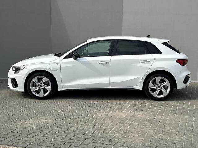 Audi A3 SPORTBACK 40 TFSI e Advance Edition Automaat / Trekgewicht 1.400 kg / PHEV / S-Line ext. / Navigatie / Apple carplay / Android Auto