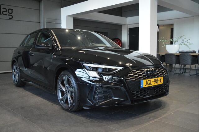 Audi A3 SPORTBACK 30 TDI 3X S-LINE Black Style navi camera led 18 inch !!
