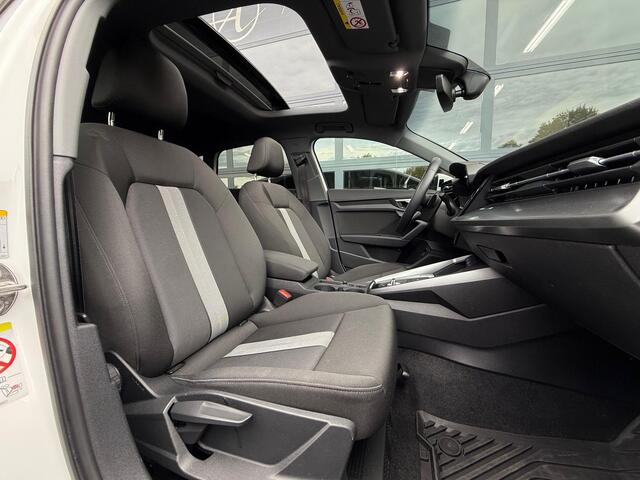 Audi A3 SPORTBACK 40 TFSI e Business Pano Cruise Navi