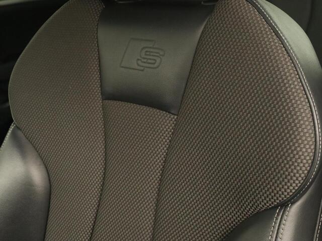 Audi A3 SPORTBACK 30 TFSI Advance Sport | Stoelverwarming | Virtual Cockpit | Carplay | Half leder | Navigatie | Full LED | Parkeerhulp | Bluetooth | Climate control | Cruise control