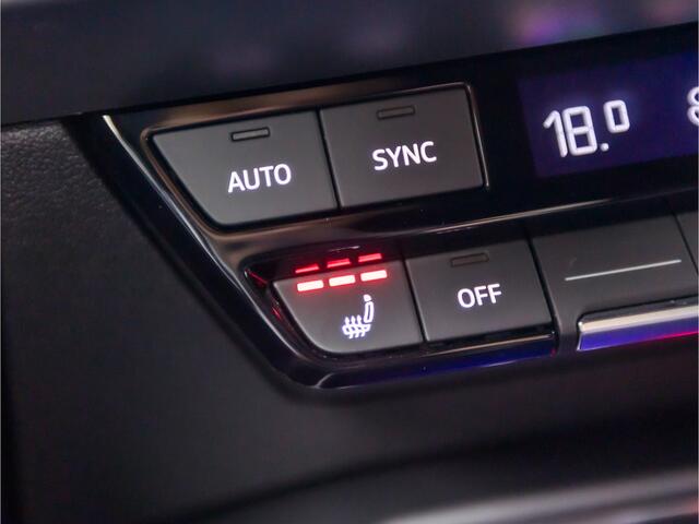 Audi A3 SPORTBACK 30 TFSI S-Line Sport Automaat (2X S-LINE, APPLE CARPLAY, HEAD-UP DISPLAY, SONOS AUDIO, GROOT NAVI, CAMERA, LEDEREN SPORTSTOELEN, STOELVERWARMING, ADAPTIVE CRUISE, SFEERVERLICHTING, KEYLESS, NIEUWSTAAT)