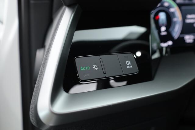 Audi A3 SPORTBACK 45 TFSI e S Line | Pano | Navi | Keyless | Elek. Achterklep | Stoelverw. | Apple CarPlay