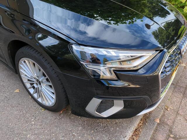 Audi A3 SPORTBACK 30 TFSI Business edition S-Tronic Navigatie / Parkeersensoren / LED verlichting / Airco-Clima / 17"LM velgen