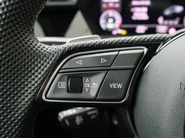 Audi A3 SPORTBACK 40 TFSI e S edition | Panoramadak | Adaptieve Cruise Control | Sfeerverlichting | Camera | Inklapbare spiegels | Sportstuur |