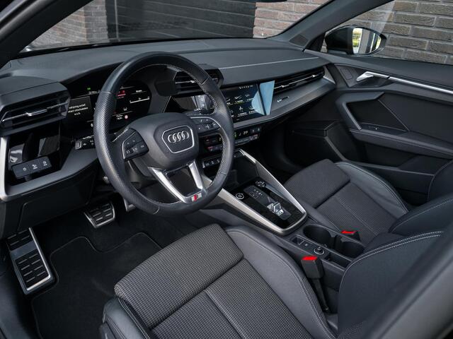 Audi A3 SPORTBACK 35 TFSI S edition | Pano | All-Black | 19" | ACC | MATRIX