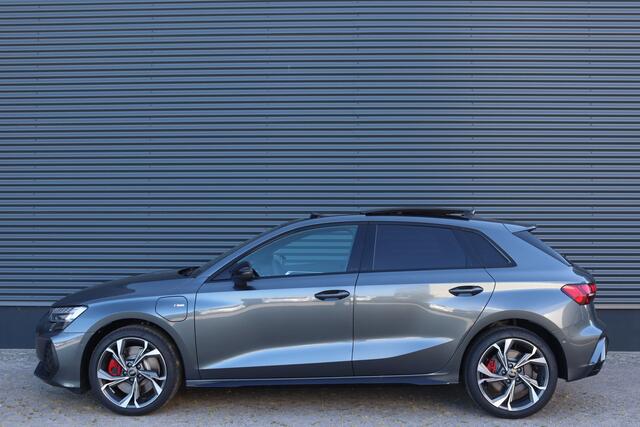 Audi A3 SPORTBACK 45 TFSI e 272pk S edition Competition Pano/Matrix LED/Navi+/Keyless/Camera/Head-up/Sonos/ACC/Dodehoek