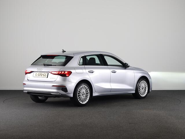 Audi A3 SPORTBACK 30 TFSI Business edition 110pk | Navigatie | Parkeersensoren | Led koplampen