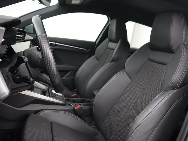 Audi A3 SPORTBACK 35 TFSI Edition One | Trekhaak | Park Assist | Matrix LED | Carplay | Adaptive cruise | Sportstoelen | Virtual Cockpit | Navigatie | Half leder | Climate control | Bluetooth