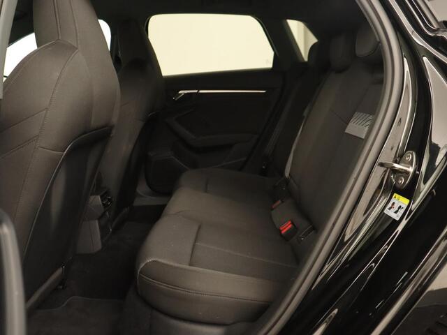 Audi A3 SPORTBACK 45 TFSI e S Line | Stoelverwarming | Camera | Sfeerverlichting | Virtual Cockpit | Carplay | Navigatie | Sportstoelen | 18'' | Climate control | PHEV | Plug In