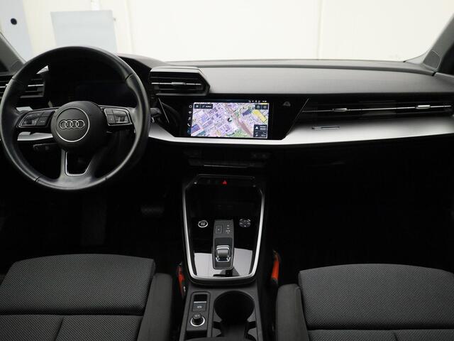 Audi A3 SPORTBACK 35 TFSI/150PK Business edition · Navigatie · Apple/Android Car Play · Cruise control · LED