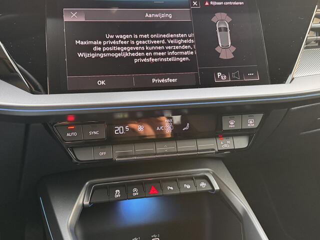 Audi A3 SPORTBACK 35 TFSI Advanced edition 150PK S-tronic | Ambient + | Elektrische verstelbare stoel | Elektrische achterklep | Parkeersensoren voor + achter |