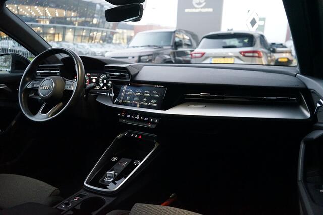 Audi A3 SPORTBACK 30 TFSI Business edition | Adaptieve cruise control | Apple Carplay |