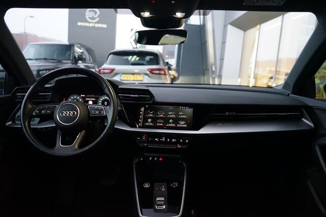 Audi A3 SPORTBACK 30 TFSI Business edition | Adaptieve cruise control | Apple Carplay |
