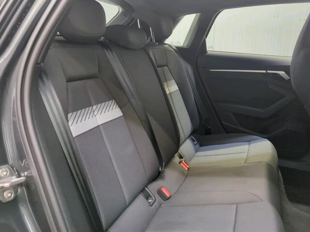 Audi A3 SPORTBACK 35 TFSI 150 pk Automaat Business Edition Navi Camera Sportstoelen Stoelverwarming Parkeersensoren v+a Led Koplampen Mild Hybride NL Auto 1e Eigenaar