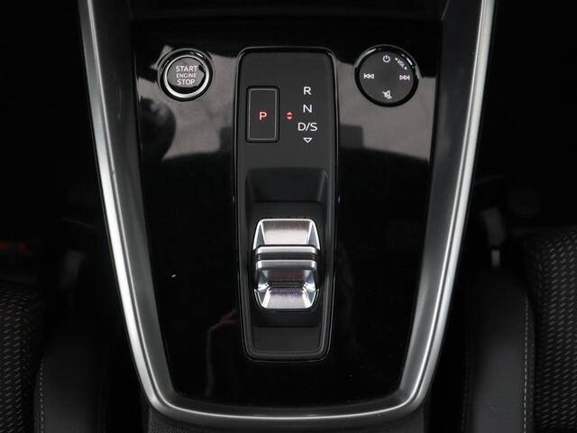 Audi A3 SPORTBACK 35 TFSI S edition | Carplay | Sportstoelen | Full LED | Navigatie | Half leder | Virtual Cockpit | Climate control | Parkeerhulp | Cruise control | Bluetooth | DAB | Sportstuur