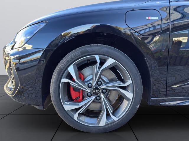 Audi A3 SPORTBACK 45 TFSI e S-LINE (200kW/272pk) ** LED, VIRTUAL, PANORAMA, ELECTR. BED. ST, PRIVACY, 18-inch ** UNFALLFREI - ¤ 14.300,= onder NP ** ** INFORMEER OOK NAAR ONZE AANTREKKELIJKE FINANCIAL-LEASE TARIEVEN **