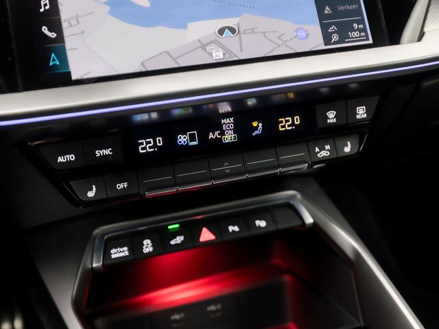 Audi A3 SPORTBACK 45 TFSI e S-Line Competition 245Pk Automaat (SCHUIFDAK, 2X S-LINE, BANG&OLUSEN, HEAD-UP DISPLAY, LEDER, PLAT SPORTSTUUR, CAMERA, KEYLESS, ADAPTIVE CRUISE, MATRIX LED, RODE STIKSELS, SFEERVERLICHTING, NIEUWSTAAT)