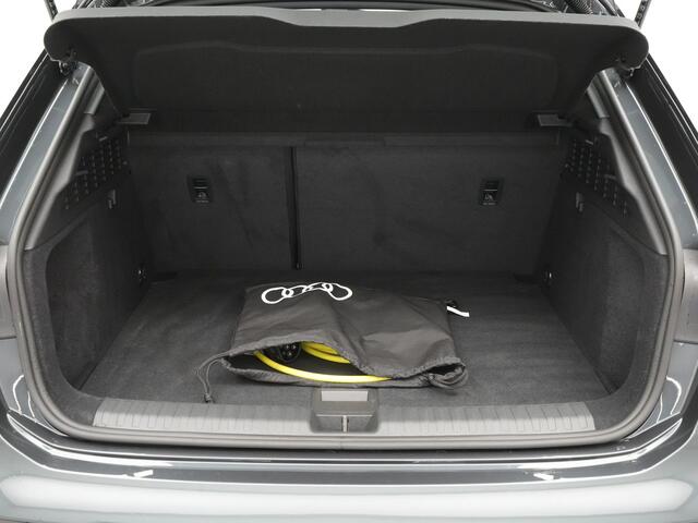 Audi A3 SPORTBACK 40 TFSI e 204pk Advanced edition Panorama Stoelverwarming Navigatie Acc Pdc Carplay