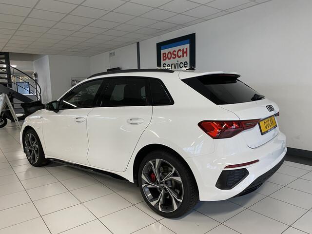 Audi A3 SPORTBACK 45 TFSI e S edition Competition Carplay / Navigatie / Camera