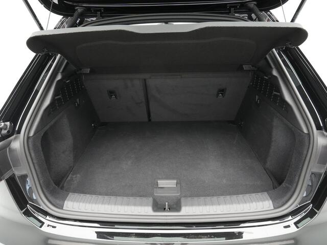 Audi A3 SPORTBACK 30 TFSI 110pk S-line Panorama Stoelverwarming Navigatie Parkasisst Acc Pdc