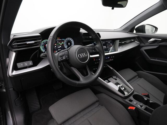 Audi A3 SPORTBACK 45 TFSI e 245 pk S-tronic S-Line | Trekhaak | Achteruitrijcamera | Stoelverwarming | Adaptive Cruise | Navigatie