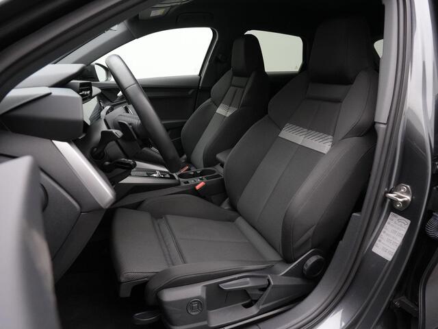 Audi A3 SPORTBACK 45 TFSI e 245 pk S-tronic S-Line | Trekhaak | Achteruitrijcamera | Stoelverwarming | Adaptive Cruise | Navigatie