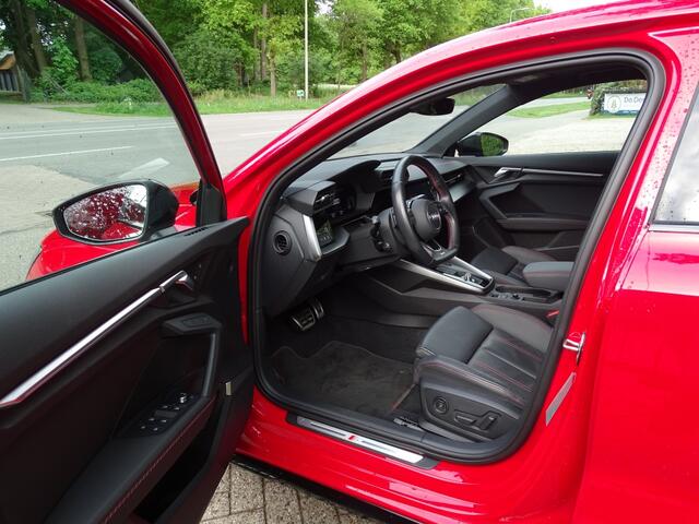 Audi A3 SPORTBACK 45 TFSI e S ed. Competition VOL OPTIES 1e eig