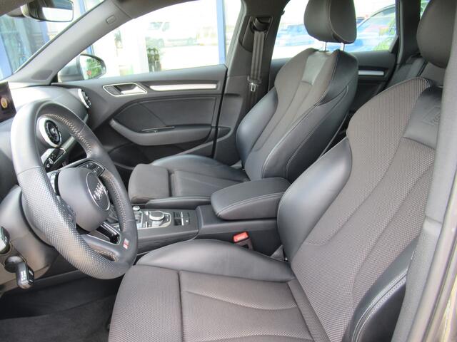 Audi A3 SPORTBACK 30 TFSI Sport S-Line Edition, Automaat / LED / Sportstoelen / Parkeersensoren / 18' Sportvelgen